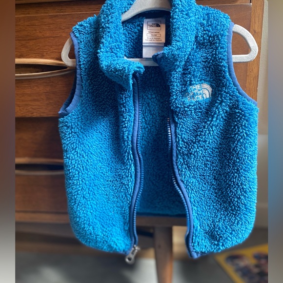 🦕 The North Face Boy Vest - Picture 5 of 5